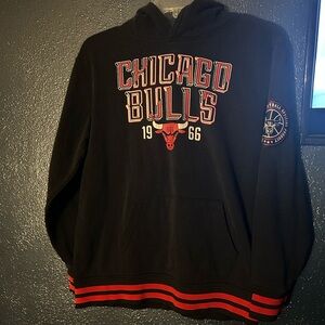 Chicago Bulls NBA Hoodie Black Pullover Youth XL 18–20 Basketball Patch